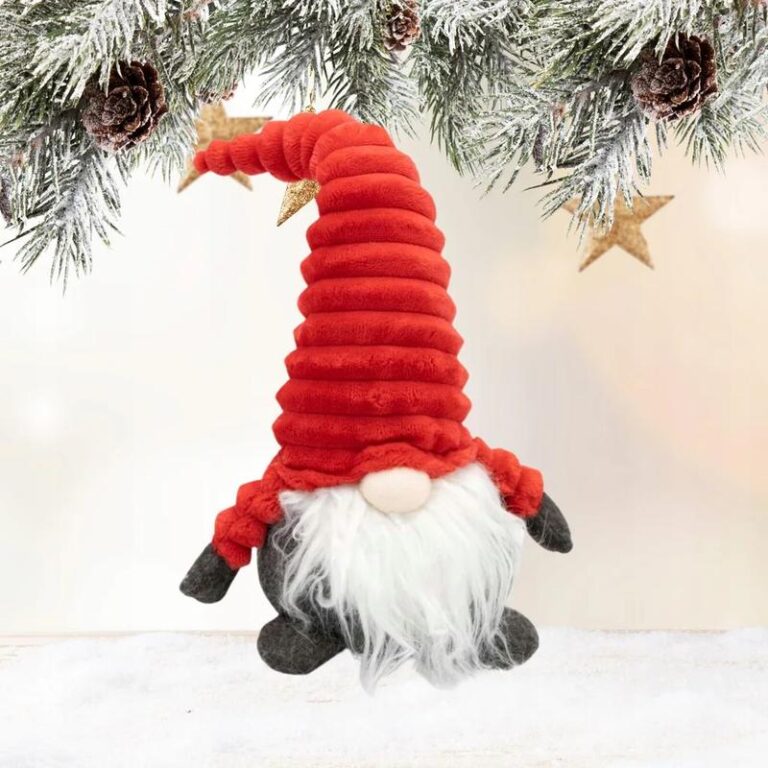 Jak uszyć urokliwego skrzata świątecznego – krok po kroku