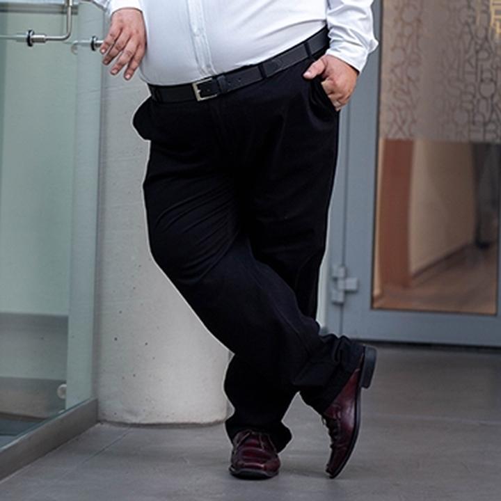 Jak wybrać idealny rozmiar spodni XXL męskich?