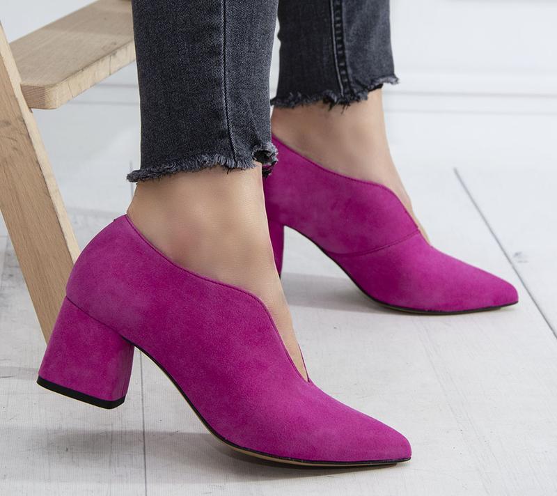 Eleganckie buty do fuksjowej sukienki