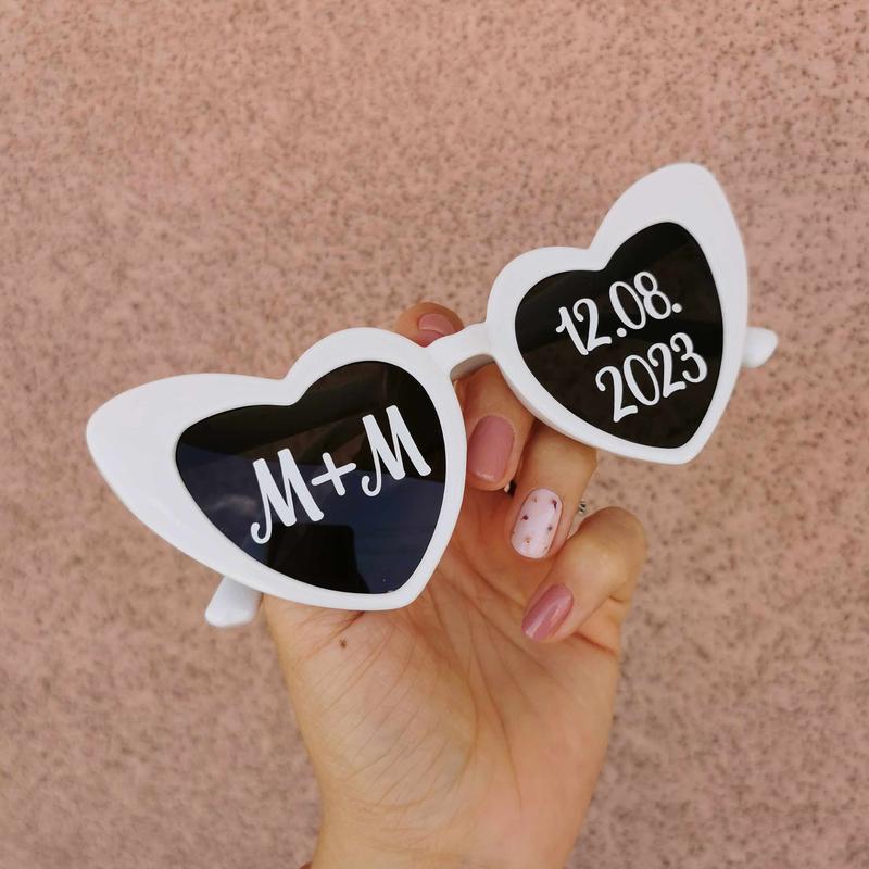 Styl i krój sukni a okulary