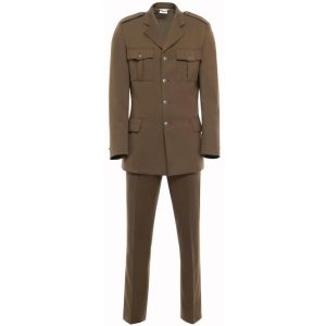 Jak zrozumieć rozmiary mundurów i dobrać idealny fason dla siebie