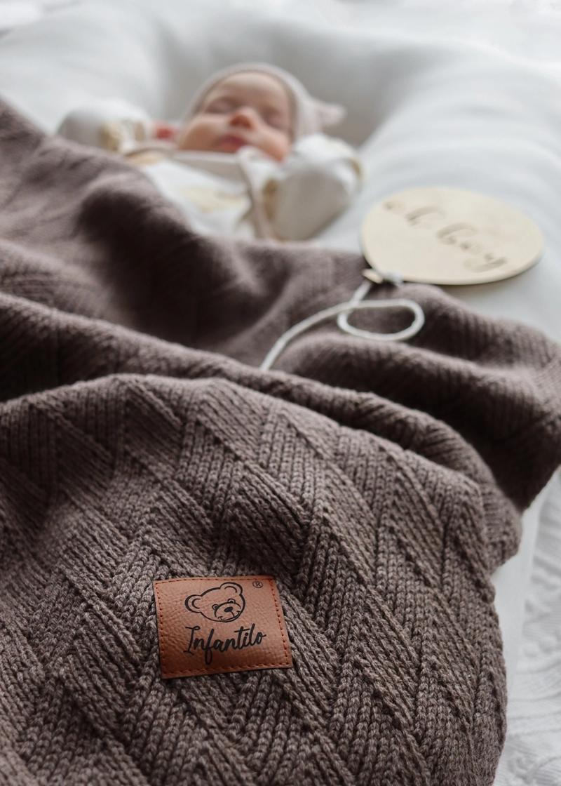 Wybór materiałów na kocyk niemowlęcy