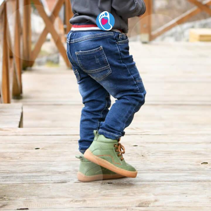 Jakie buty na jesień dla dziecka wybrać, aby zachować wygodę i styl?