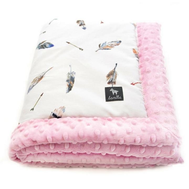 Twój pierwszy projekt – jak uszyć miękki kocyk dla dziecka krok po kroku