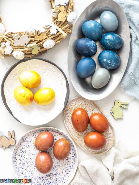 Farbowanie jajek domowym sposobem