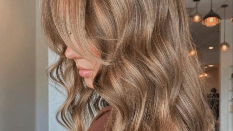 Farbowanie włosów w domu: Jak osiągnąć wymarzony blond krok po kroku