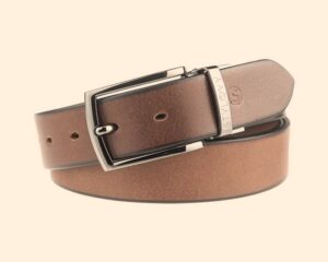 Brązowe buty: jaki pasek wybrać, by wyglądać elegancko
