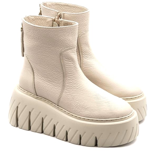 Jakie buty do platform wybrać, by chodzić wygodnie i stabilnie?