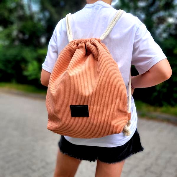 Plecak worek dla dziecka – jak uszyć prosty model krok po kroku